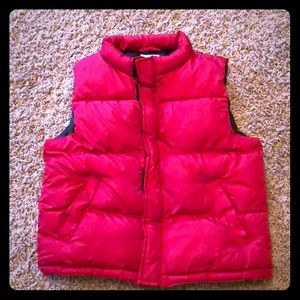 Boys puffy vest. size 6-7. Excellent condition!